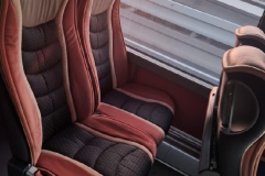 Patrovy-autobus-Seko-Bus-interier-dvousedacka